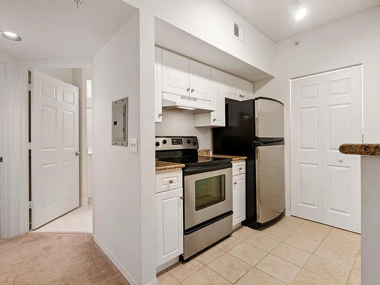 2202 Tuscany Way — Photo 5