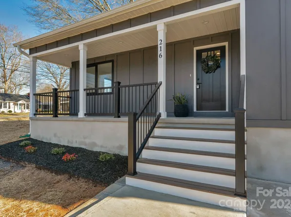 216 Proctor St, Lincolnton, NC 28092