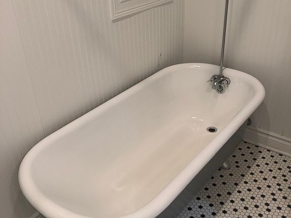 5th image of 1449 N Rockwell St APT 1R