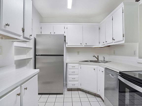 5th image of 3105 Oakland Shores Drive #J106