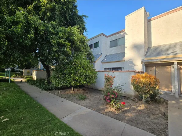 8841 Independence Ave APT 37, Canoga Park, CA 91304