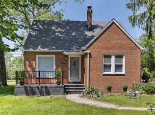 4624 Derbyshire Dr, North Randall, OH 44128