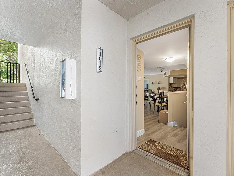 1000 Crestwood Ct S #1015 — Photo 14