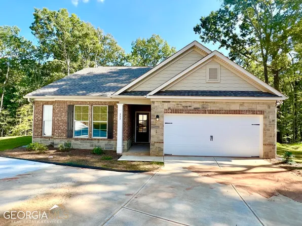 333 Darlington Dr, Ellenwood, GA 30294