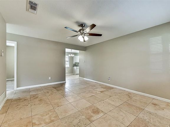 4th image of 822 Green Pastures Dr