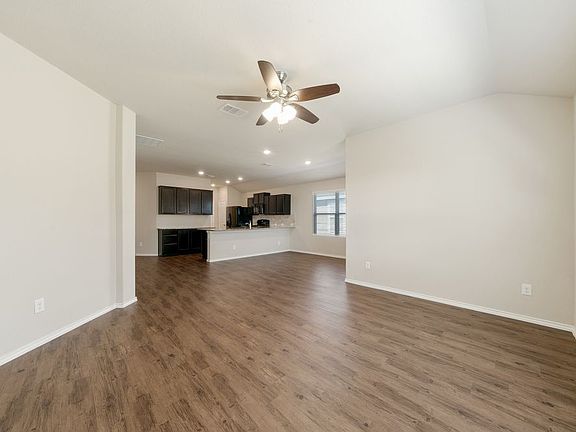 4th image of 32120 Macey Oak