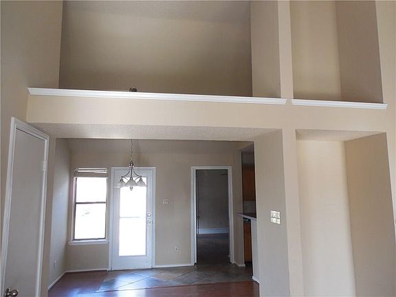 3rd image of 1503 Clover Dr