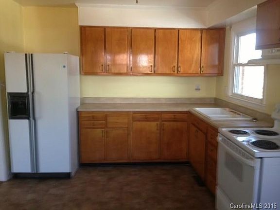 2nd image of 4317 Tipperary Pl #L17