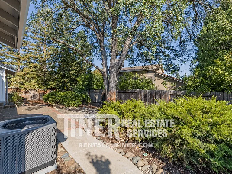 180 Briggs Ranch Dr — Photo 38