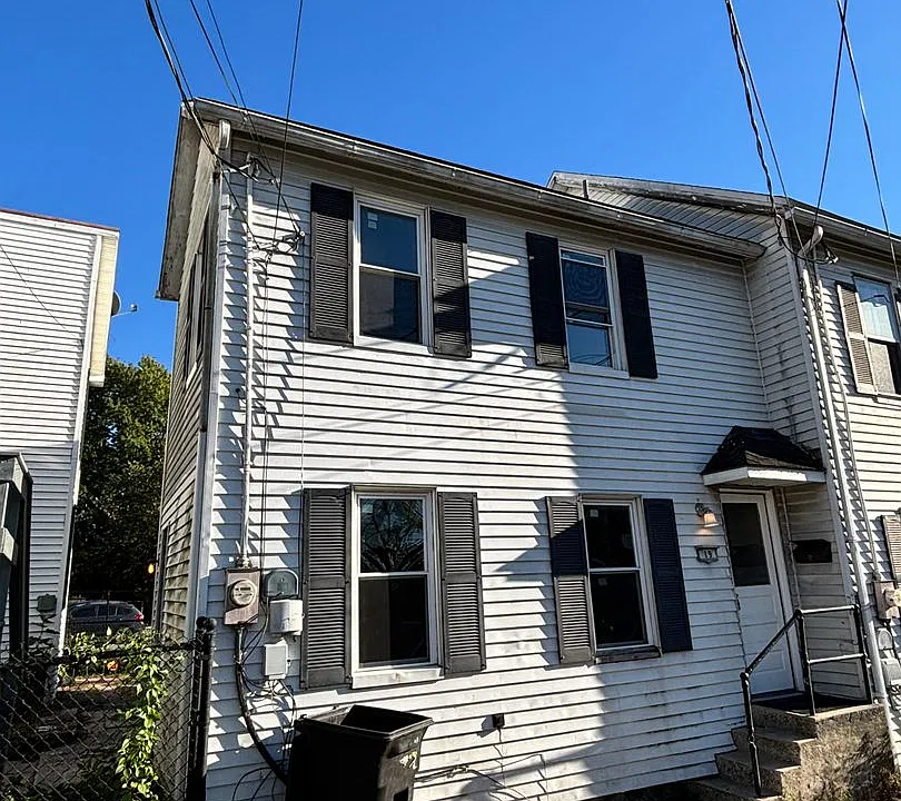 19 Mulberry St