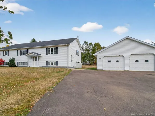 21 Young St, Riverside Albert, NB E4H 3X8