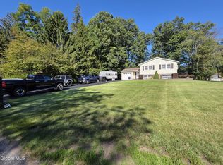 4323 Buckingham Dr, Schenectady, NY 12304