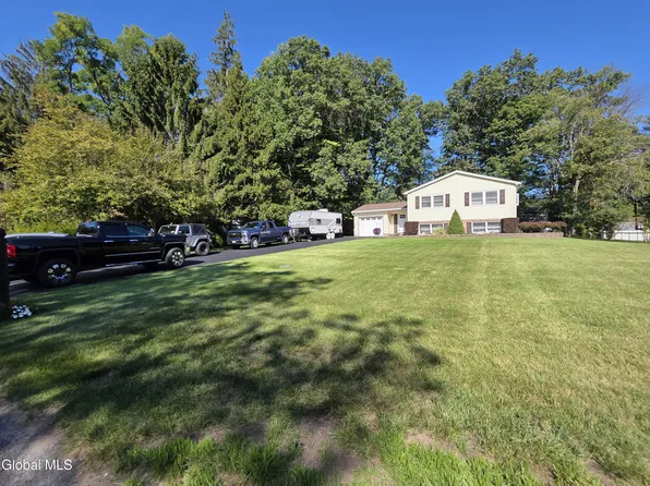4323 Buckingham Drive, Niskayuna, NY 12304
