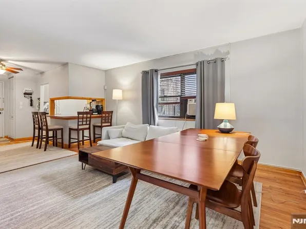 3020 Edwin Ave APT 2C, Fort Lee, NJ 07024