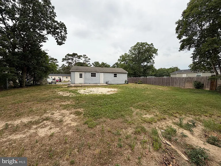 1133 Louis Dr — Photo 12