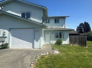 722 Pioneer Rd #B, Brookings, OR 97415