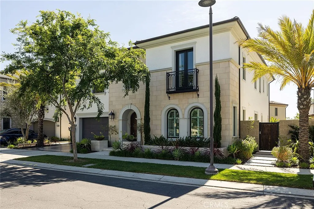 5 bed, 5.5 bath, 4413 sqft, $12,500 — Photo 4