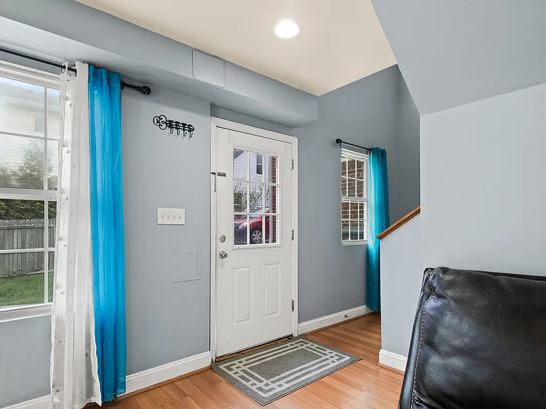 3412 Clayborne Ave — Photo 9