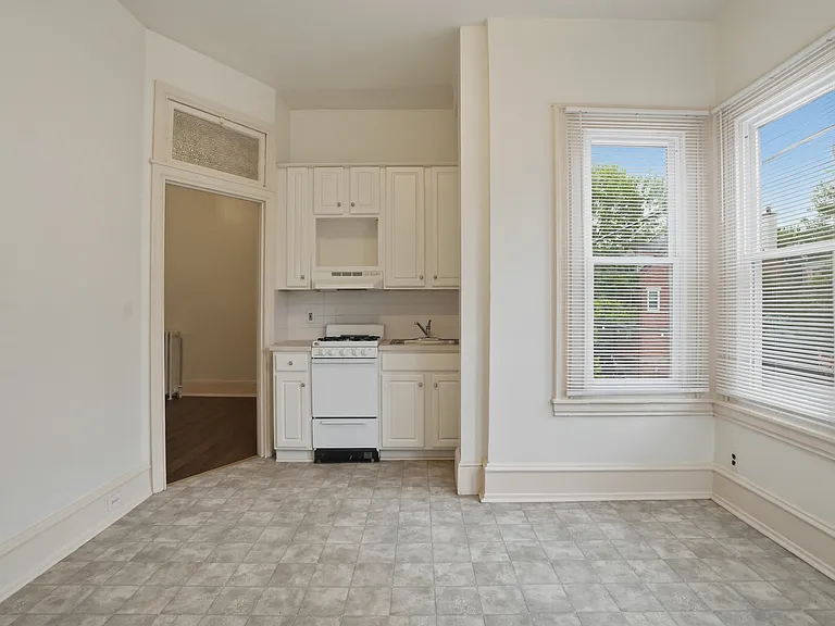 2441 Brown St #2R — Photo 8
