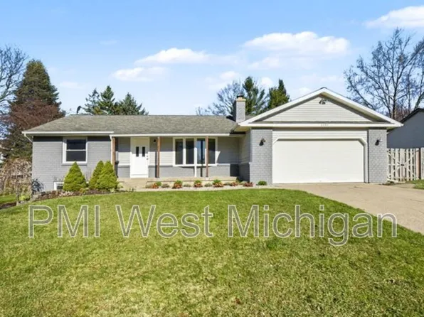 6593 Crownpointe Dr SW, Byron Center, MI 49315