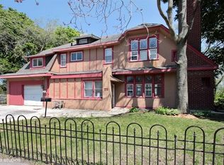 449 N Sheridan Rd, Waukegan, IL 60085