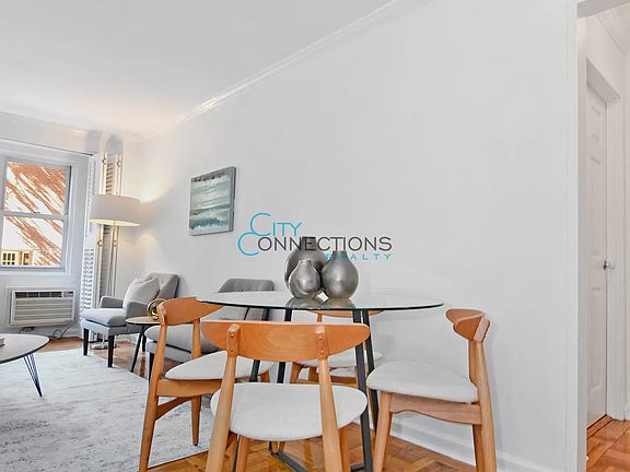5th image of 2 Charlton St #2B