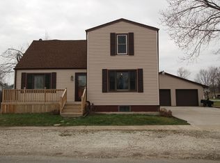 140 S Elliott St, Clifton, IL 60927