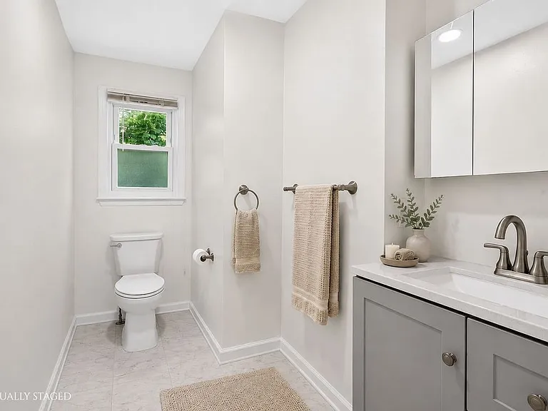 21 Troy Ct #1 — Photo 9