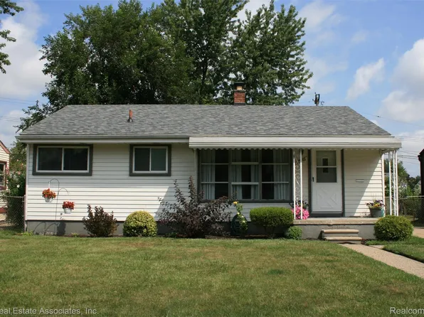 33702 Leona St, Garden City, MI 48135