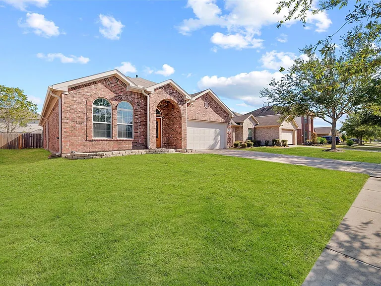 6439 Brimridge Ln — Photo 3