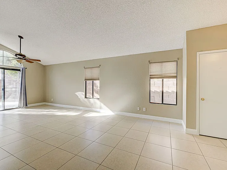 2723 Lovington Dr — Photo 6