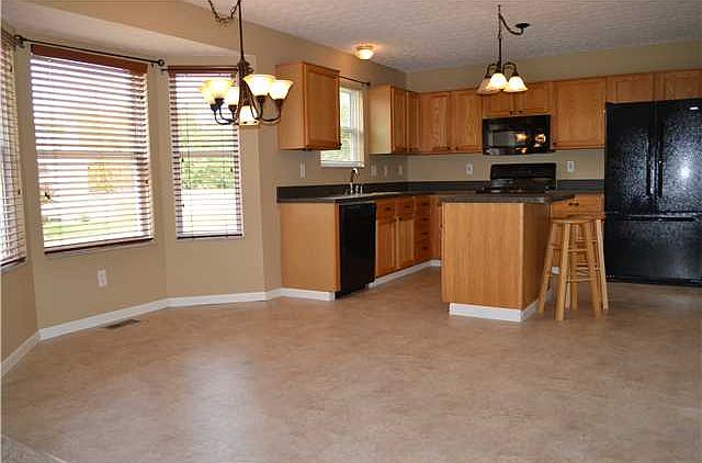 1st image of 129 Cobblestone Ave
