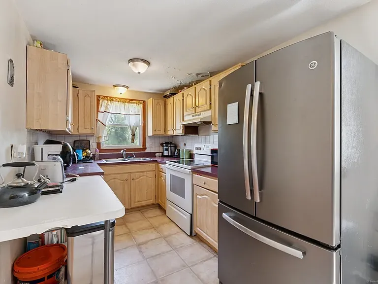 2 Sandra Dr — Photo 16