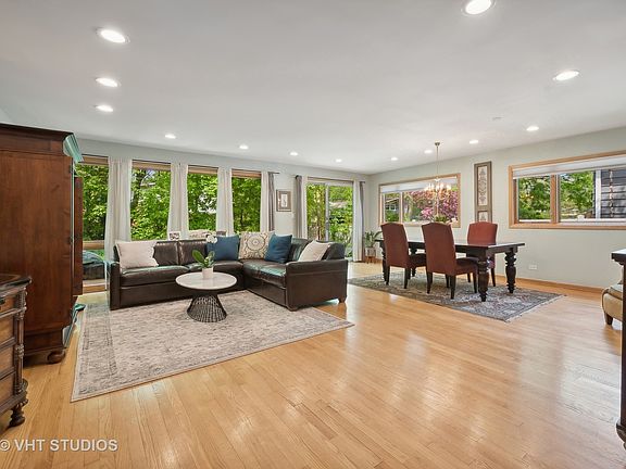 3rd image of 317 Wilshire Dr W