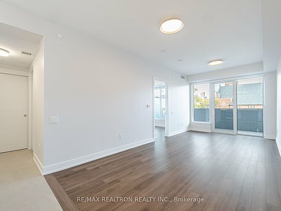 4th image of 2525 Bathurst St #307
