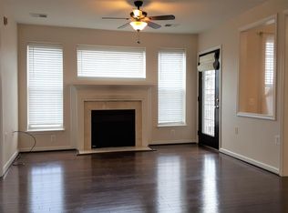 305 S Payne St APT 304, Alexandria, VA 22314