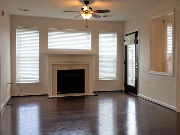 305 S Payne St APT 304, Alexandria, VA 22314
