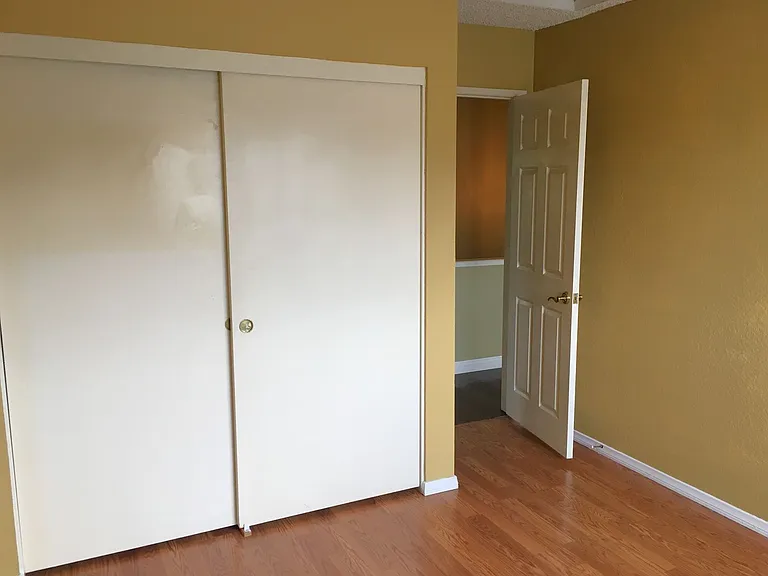 1349 Crestmont Dr — Photo 23