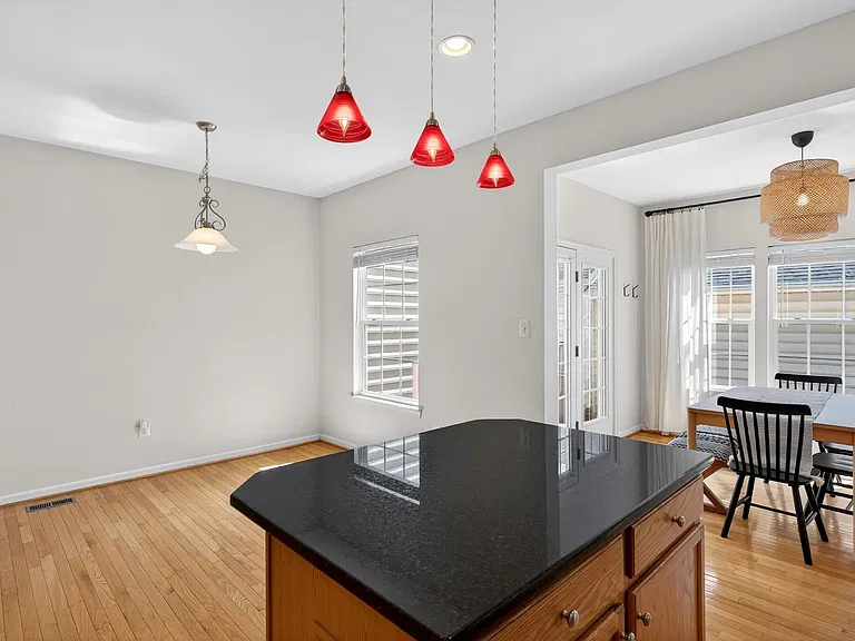 2417 Abington Dr — Photo 20