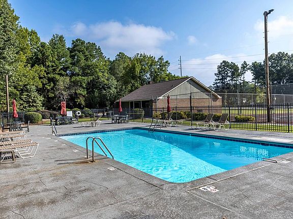 3rd image of 6101 River Rd APT 13