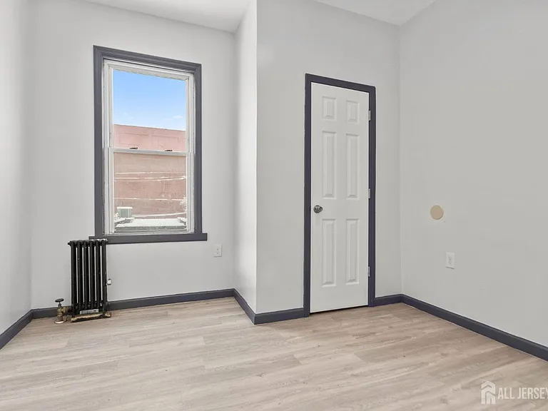 211 N 13th St #2 — Photo 6
