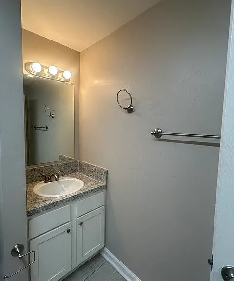 8032 Lexington Dr — Photo 8