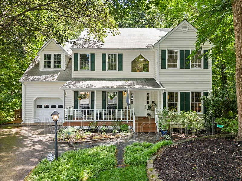 6 bed, 4.5 bath, 3834 sqft, $4,000 — Photo 1