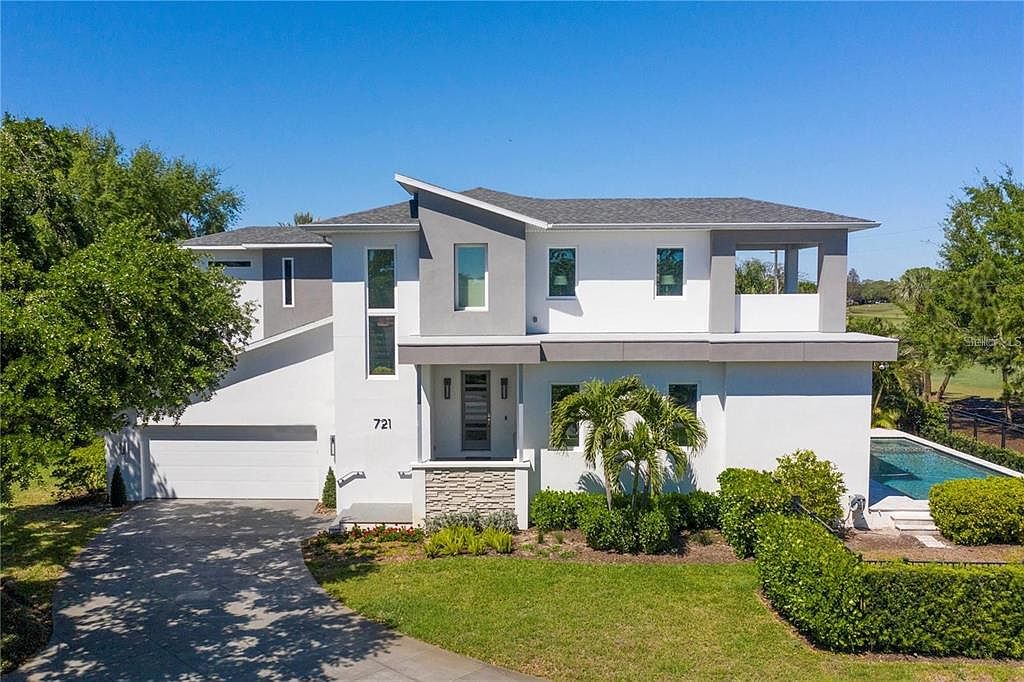 721 Monterey Blvd NE