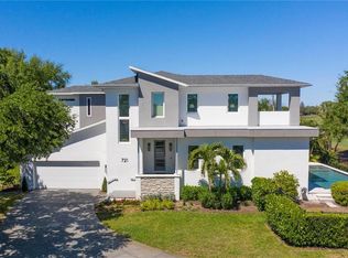 721 Monterey Blvd NE, Saint Petersburg, FL 33704