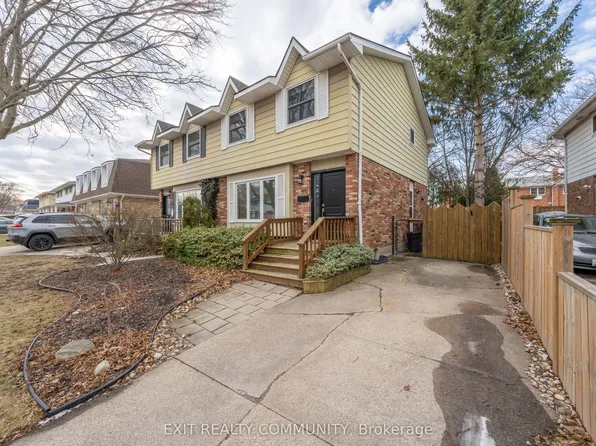 651 Roger St, Sarnia, ON N7S 4A5