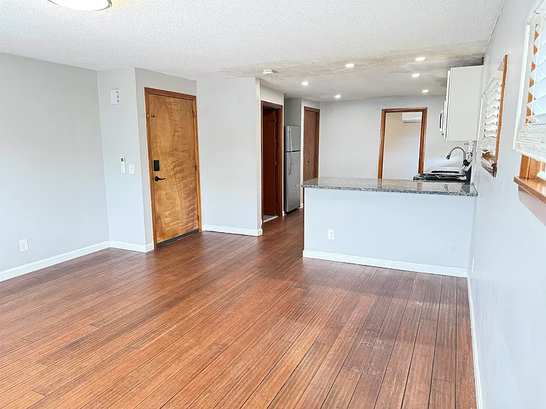 93 W Broadway St #3 — Photo 12