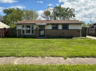 2743 Oxford Dr, Markham, IL 60428
