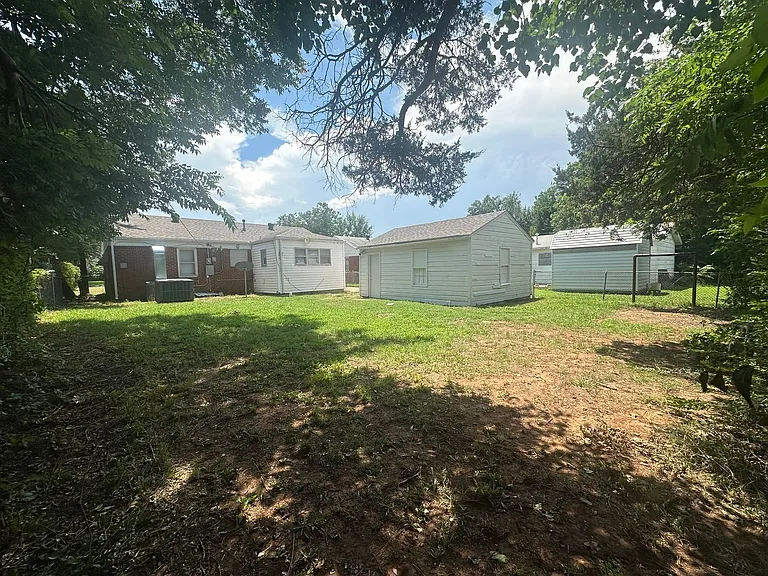 125 E Northrup Dr — Photo 9
