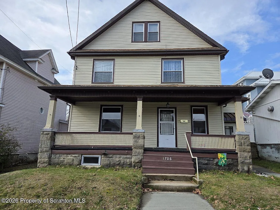1706 E Gibson St photo 1
